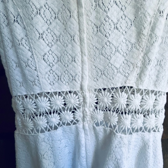 Free People White Lace Fit & Flare Dress with Sheer Waist – Perfect for Summer - Picture 11 of 13